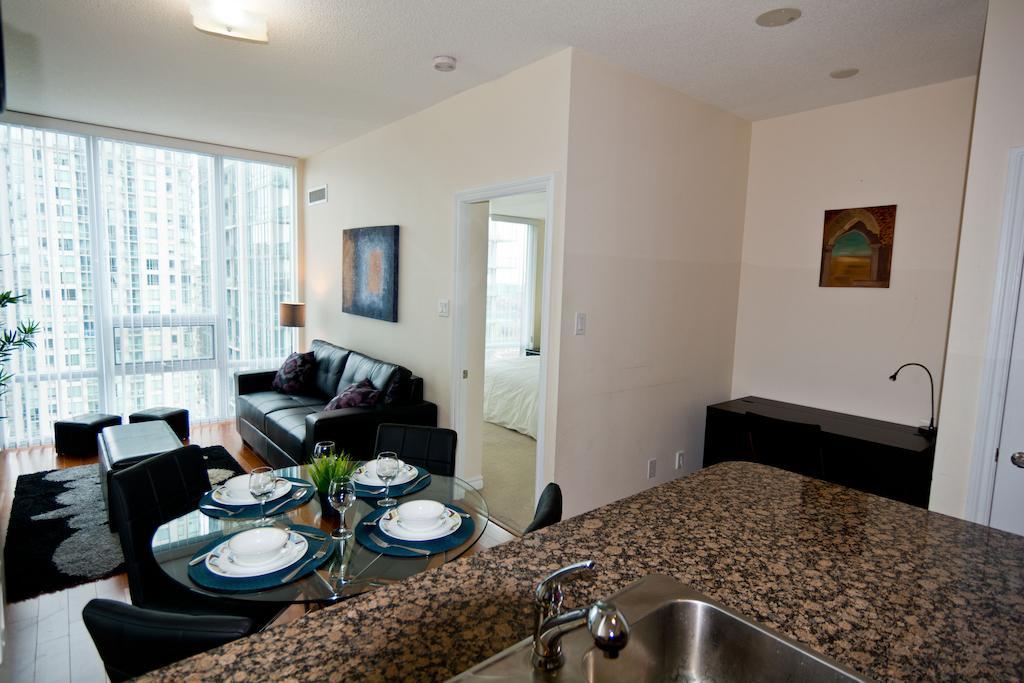 Maplewood Furnished Suites Mississauga Exterior foto